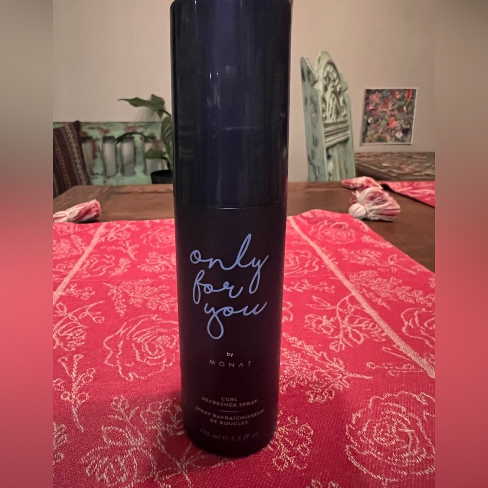 Curl refresher spray by monat